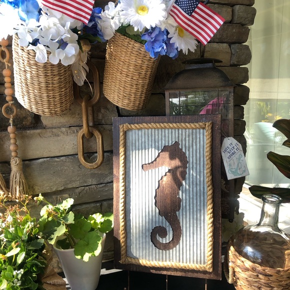 NWT! Wood Tim Rustic Seahorse Wall Art With Hooks - Picture 8 of 10